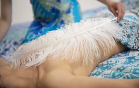 Tantramassage mit Feder